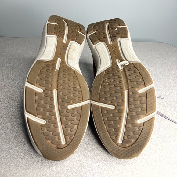 Women’s Clarks Wave 2.0 Lace Waterproof – Wine - Picture 4 of 9